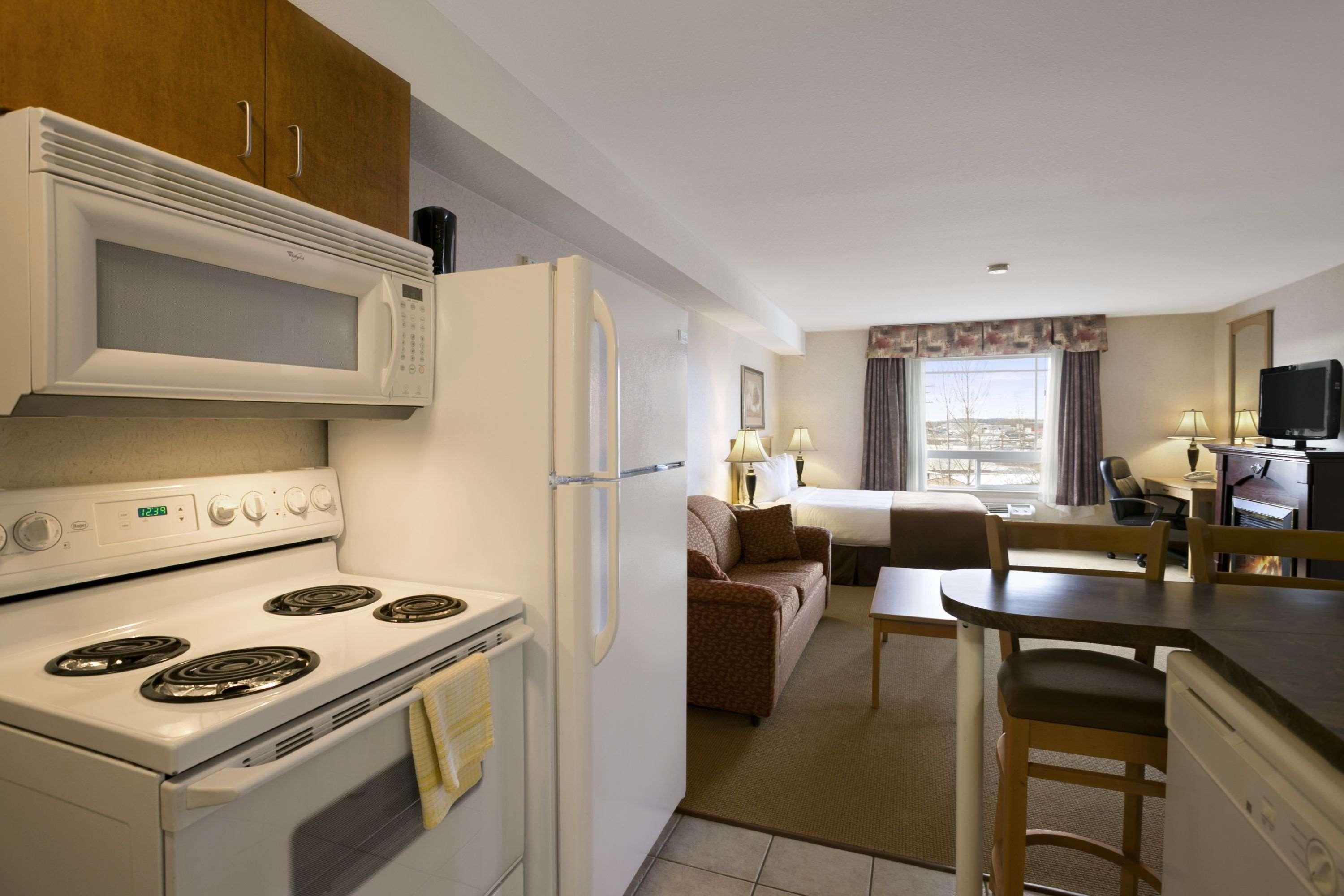 Super 8 By Wyndham Fort Nelson Bc Exterior foto