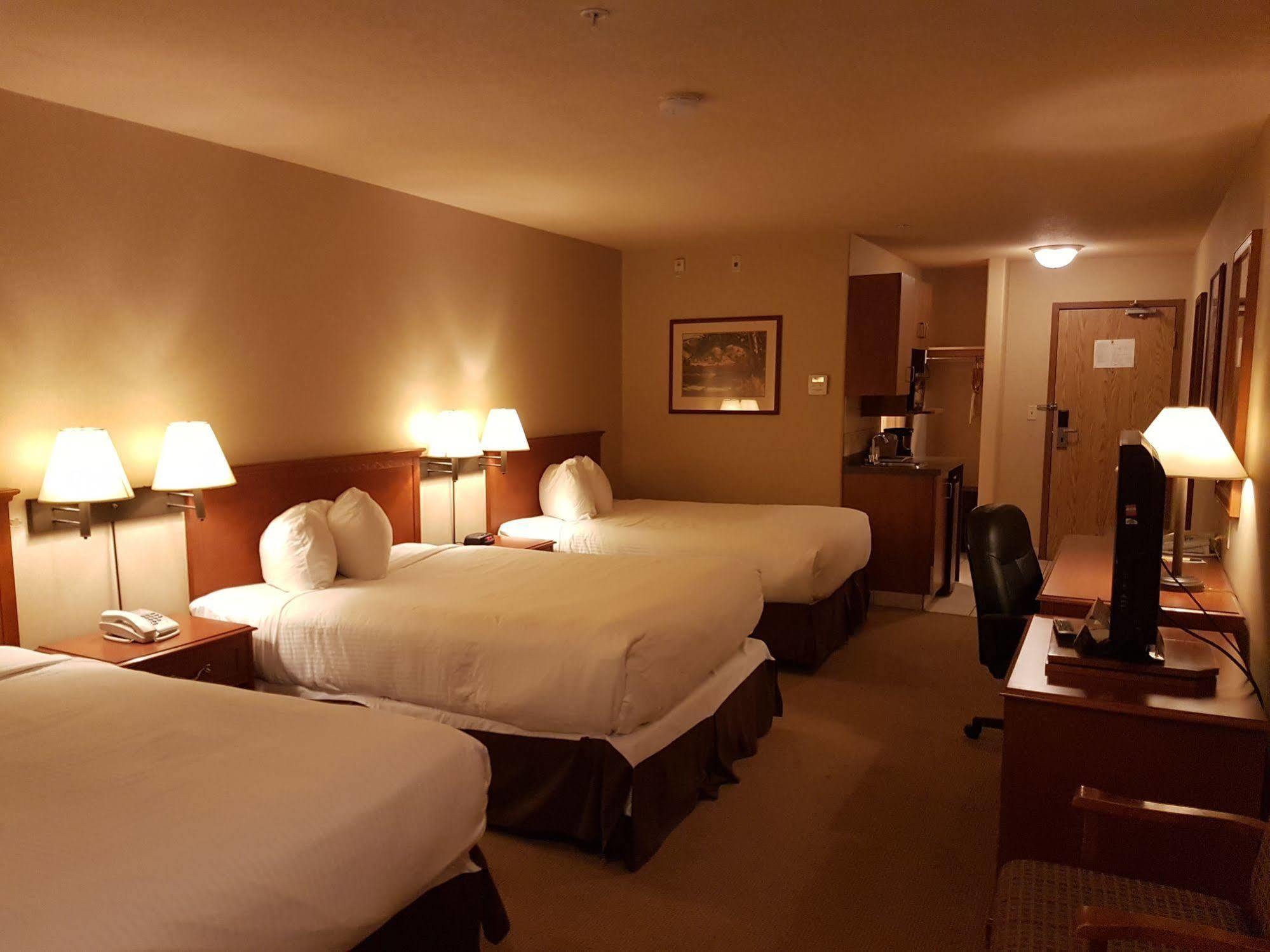 Super 8 By Wyndham Fort Nelson Bc Exterior foto
