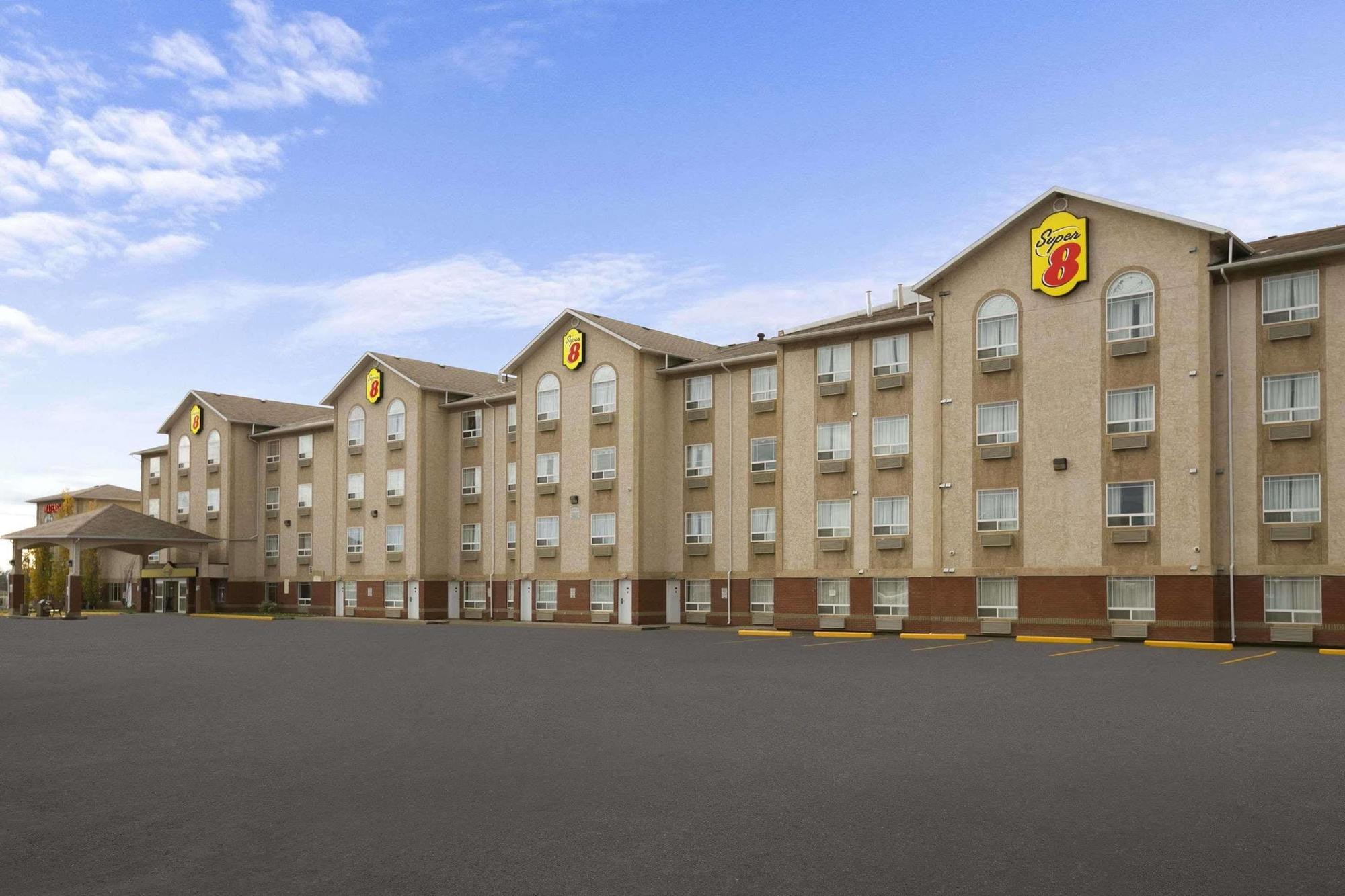 Super 8 By Wyndham Fort Nelson Bc Exterior foto